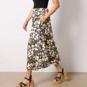 Evereve- Carson Floral Skirt
